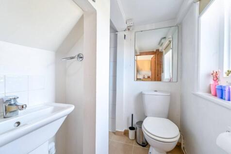Tottenham Lane, Crouch End, London, N8 Studio for sale