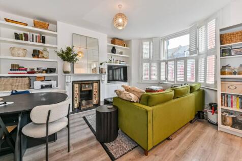 Birnam Road, Finsbury Park, London, N4 2 bed flat for sale