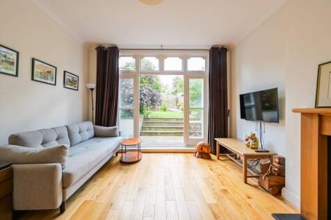 Rosebery Road, Muswell Hill, London, N10 2 bed flat for sale