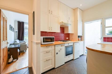 Rosebery Road, Muswell Hill, London, N10 2 bed flat for sale