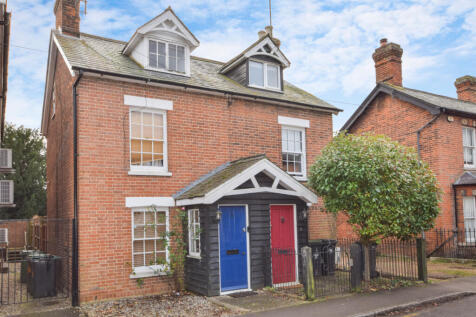 Station Road, Saffron Walden CB11 2 bed semi