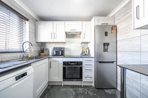 Ross Close, Essex CB11 2 bed apartment for sale