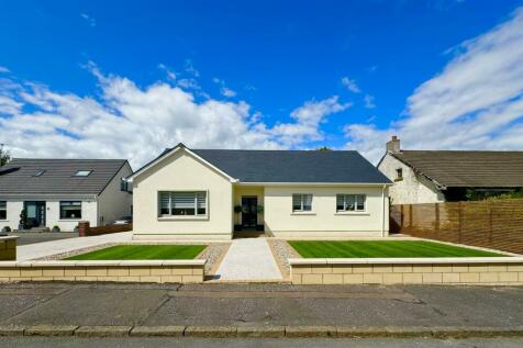 5 bedroom detached bungalow for sale