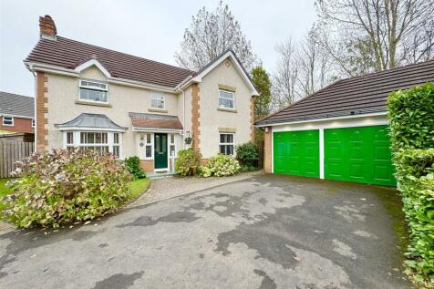 5 bedroom detached house for sale