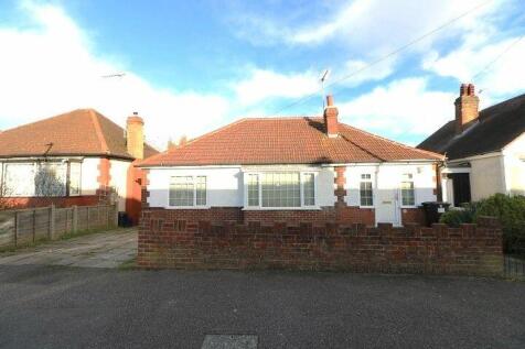 Gerrard Avenue, Rochester 3 bed detached bungalow for sale