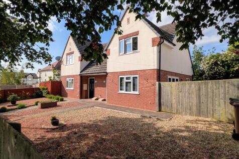 Lichfield Avenue, Worcestershire WR11 3 bed semi