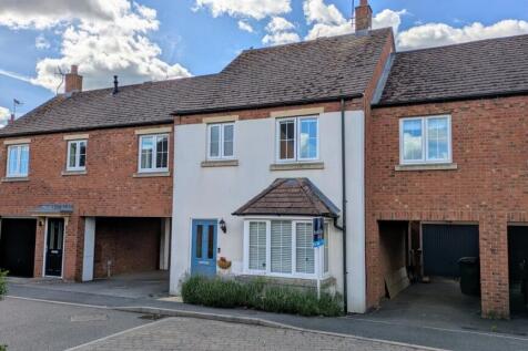 Watsons Lane, Worcestershire WR11 4 bed link detached house for sale