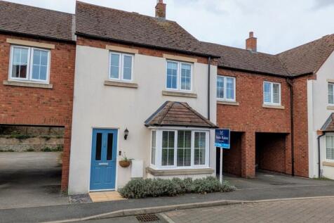 Watsons Lane, Worcestershire WR11 4 bed link detached house for sale