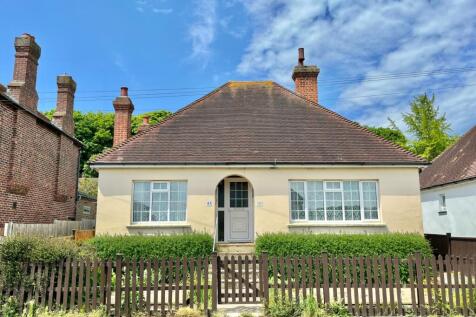 Chichester Road, Folkestone CT20 2 bed bungalow for sale