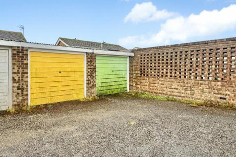 Lynwood, Kent CT19 Garage for sale