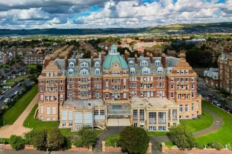 The Leas, Kent CT20 3 bed apartment for sale