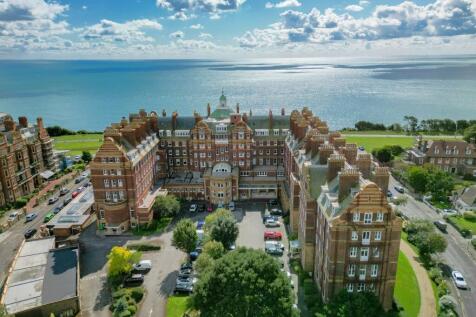 The Leas, Kent CT20 3 bed apartment for sale