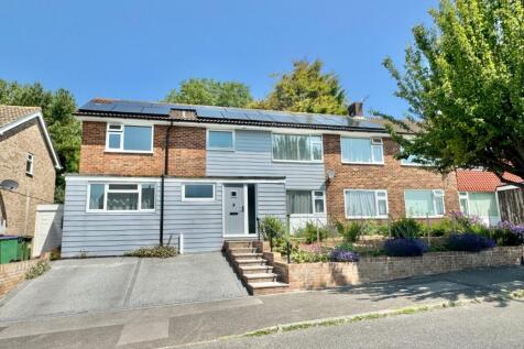 5 bedroom semi-detached house for sale