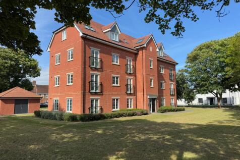Colonel Drive, Kent CT20 2 bed apartment for sale