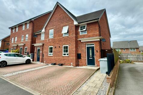 4 bedroom semi-detached house for sale