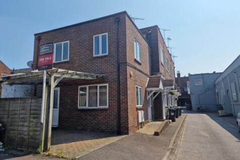 Highland Road, Hampshire PO4 2 bed end of terrace house for sale