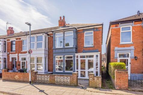 3 bedroom end of terrace house for sale