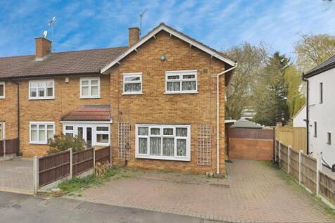 3 bedroom end of terrace house for sale