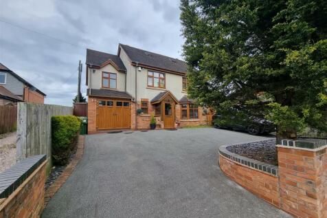 5 bedroom detached house for sale