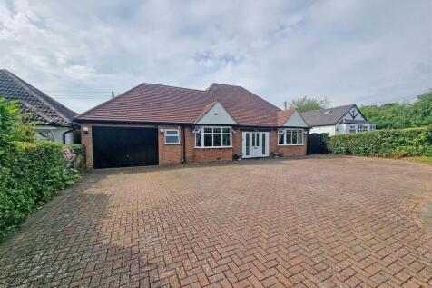 Grimpits Lane, Headley Heath 3 bed detached bungalow for sale