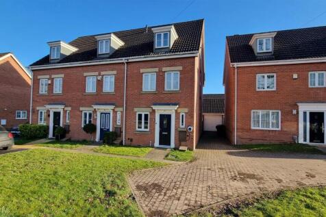 Innisfree Close, Wythall 3 bed townhouse for sale