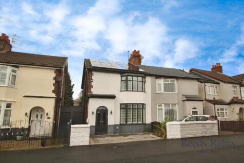 3 bedroom semi-detached house for sale