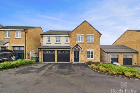5 bedroom detached house for sale
