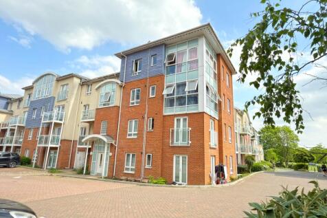 Wells Court, Central Watford 2 bed apartment for sale
