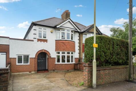 Bushey Mill Lane, North Watford 3 bed semi