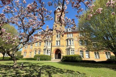 Elizabeth House, North Watford 2 bed apartment for sale