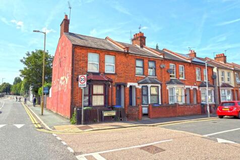 Sandringham Road, North Watford 1 bed maisonette for sale