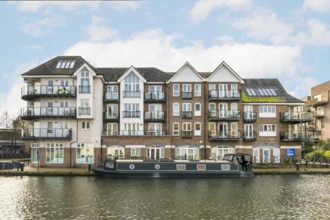 Durham Wharf Drive, Brentford TW8 3 bed flat for sale