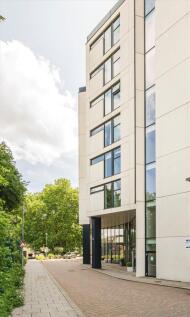 Colonial Drive, London W4 2 bed flat for sale