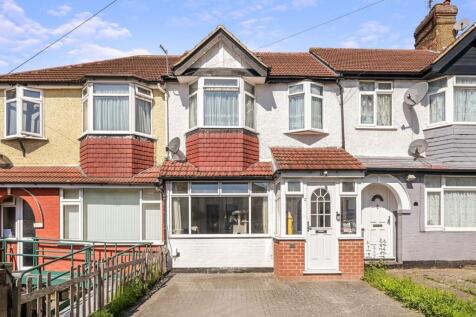 Lynmouth Gardens, Greenford UB6 3 bed terraced house for sale