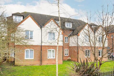 Langridge Mews, Hampton TW12 2 bed flat for sale