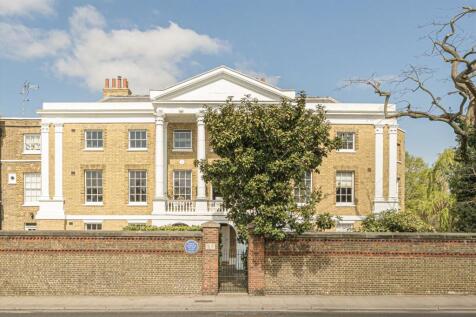 Hampton Court Road, Hampton TW12 2 bed flat for sale