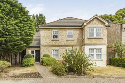 Sandringham Mews, Hampton TW12 2 bed flat for sale