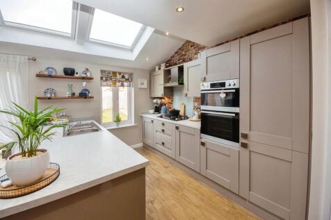 Shrewsbury Place, Chesterfield S45 4 bed detached house for sale