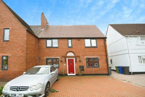 3 bedroom semi-detached house for sale