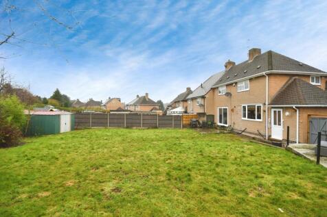 2 bedroom semi-detached house for sale