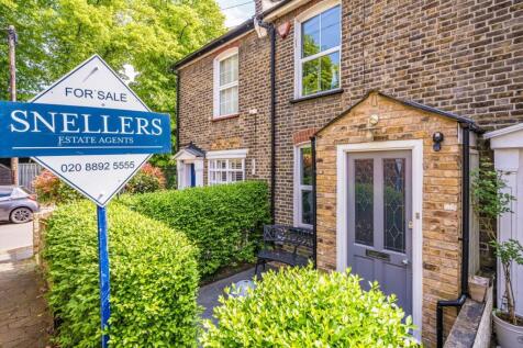 Staten Gardens, Twickenham TW1 3 bed house for sale
