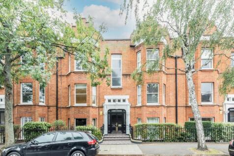 3 bedroom flat for sale