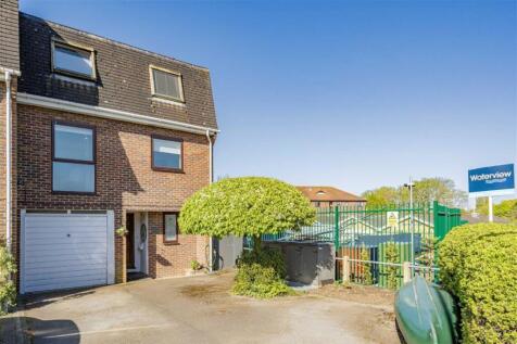 Ditton Reach, Thames Ditton KT7 4 bed house for sale