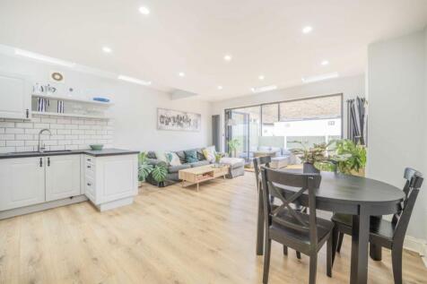 Kimberley Road, London SW9 2 bed flat for sale