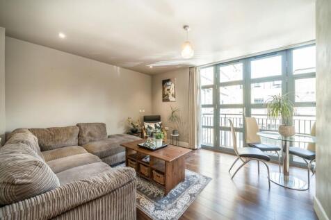 Corben Mews, London SW8 3 bed flat for sale