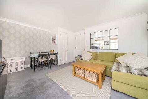 Portland Road, Kingston Upon Thames KT1 2 bed flat for sale