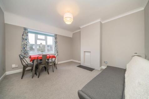 Richmond Road, Kingston Upon Thames KT2 2 bed flat for sale