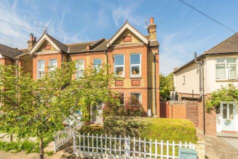Chesham Road, Kingston Upon Thames KT1 2 bed flat for sale