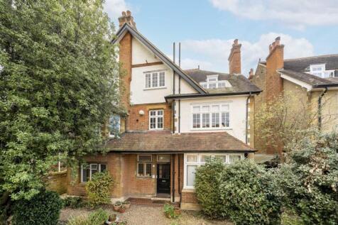 Briar Walk, London SW15 3 bed flat for sale