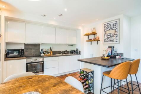 Enterprise Way, London SW18 2 bed flat for sale